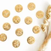 Breloque ronde striée - signe du zodiaque Balance 15 mm - Doré à l'or fin x1