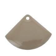 Sequins éventail en laiton et résine époxy 15x20 mm Taupe x4|raw }}