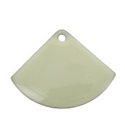 Sequins éventail en laiton et résine époxy 15x20 mm Crème x4|raw }}