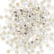 Assortiment de 200 perles lettres alphabet cubes 6 mm - Blanc - Doré