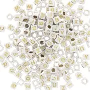 Assortiment de 200 perles lettres alphabet cubes 6 mm - Blanc - Doré