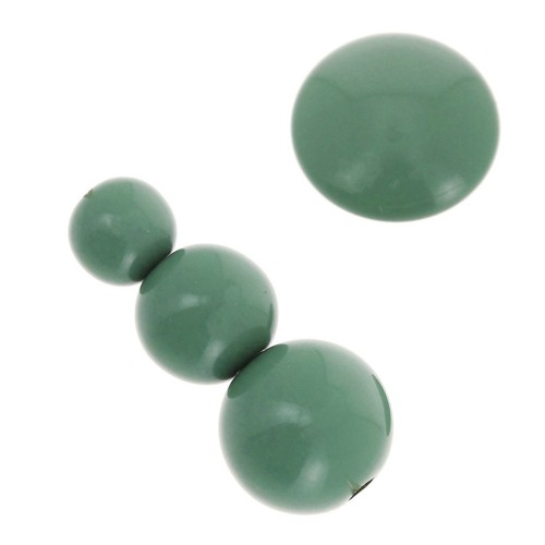 Assortiment 26 perles rondes 6-8-10 mm et 2 cabochons en résine opaque - Vert