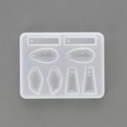 Moule silicone pour réaliser des minis pendentifs en résine 68.5x53x7 mm x1