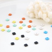 Perles rondelles carrées - Heishi - en céramique 6.3 mm - Orange Corail mat x20