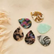 Pendentif goutte 31x22 mm - Ecaille de tortue - Mint nacré x1