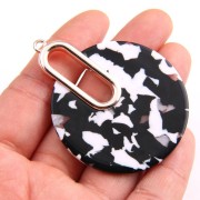 Pendentif - boucles d'oreilles design  57x44 mm Ecaille de tortue - Noir - Blanc x1