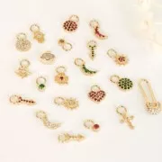 Breloque flèche avec oxydes de Zirconium 11x4 mm - Crystal - Plaqué Or 3 microns x1