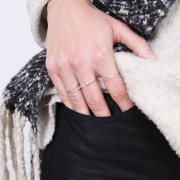 Bague fine réglable avec 2 petites boules - Argenté x1