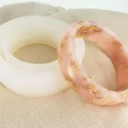 Moule silicone pour réaliser des bracelets en résine 60x25x7 mm x1