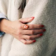 Bague martelée réglable pour cabochon 18x13 mm - Doré à l'or fin x1