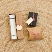 Emballage berlingot en carton - motif fraise 12.5x8x2cm - Blanc - Rouge x1