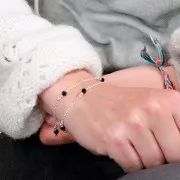 Chaîne maille Forçat avec perles en verre facettées 4 mm - Argenté - Noir x50cm