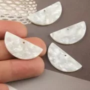 Pendentif demi-lune en acétate 15x30.5 mm - Ecaille de tortue - Blanc nacré x1