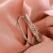 Créoles effet tréssé limée 50 mm - Doré x2