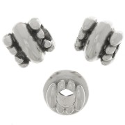 Perles tubes travaillées 6x6.5 mm - Placage argent fin vieilli x6|raw }}