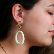 Pendentif ovale évidé en résine opaque 44x33 mm - Terre cuite x1