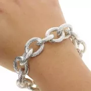 Chaîne en aluminium maille Forçat striée 16.9 mm - maillons ouverts - Rhodié x50cm