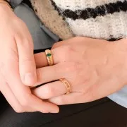 Bague striée avec pierre facettée en verre Taille 54 Plaqué Or 3 microns - Vert x1