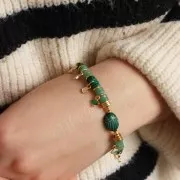 Perle ovale gravée scarabée 16x12 mm en imitation pierre gemme - Malachite x1