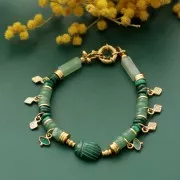 Perle ovale gravée scarabée 16x12 mm en imitation pierre gemme - Malachite x1