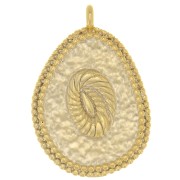 Pendentif goutte irrégulier travaillé 21x15 mm - motif fleur - Doré x1