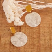 Pendentif rond découpé en acétate 35x37mm - Ecaille de tortue - Bleu gris - Marron