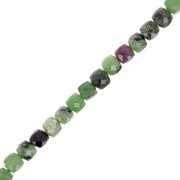 Perles cube facetté 4.5x4.5 mm en pierre gemme - Rubis Zoisite x10|raw }}
