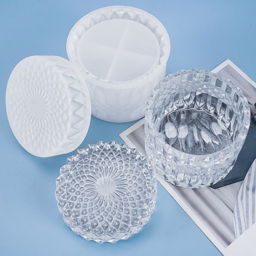 Moule silicone pour réaliser une boîte de rangement décor cristal en résine 9 cm