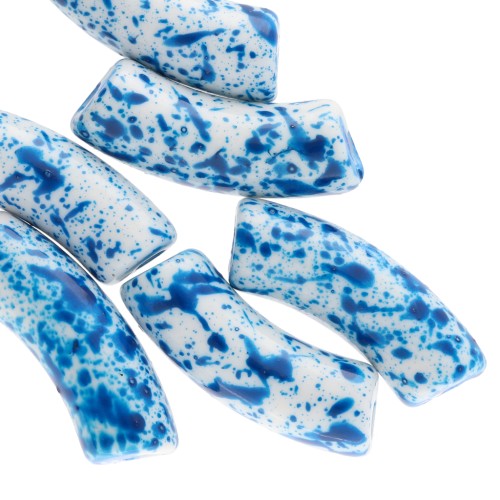 Perles tube incurvé 35x11 mm en acrylique opaque - Blanc Tacheté Bleu - x6