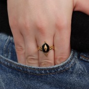 Bague fantaisie ethnique avec résine - réglable - Acier inox 316L Doré - Noir x1