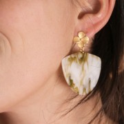 Pendentif géométrique en acétate 35x45 mm - Marbré Marron - Blanc x1