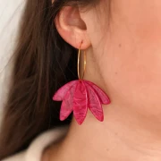 Set de 6 pendentifs feuilles 62x45 mm en acétate à monter - Pailleté doré - Noir