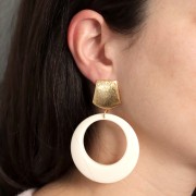 Clous d'oreilles trapèze effet brossé 20 mm avec anneau ouvert - Doré x2