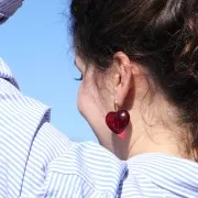 Perle coeur 26x27 mm en résine transparente - Bleu tacheté x1