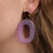 Pendentif ovale évidé en acrylique transparent 47x34 mm - Violet clair x1