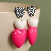 Clous d'oreilles coeur en acrylique 14x15.5 mm - motif pois - Noir - Blanc x2