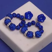 Clous d'oreilles fleurs en résine 15 mm avec strass - Bleu royal x2