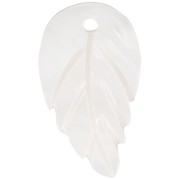 Pendentif feuille 21x12 mm en coquillage - Naturel x1