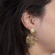 Clous d'oreilles ronds texturés 14 mm - cabochon nacre - Acier inox 304L Doré x2