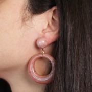 Cabochon rond en résine opaque 15 mm avec anneau fermé - Marbré Vieux rose x1