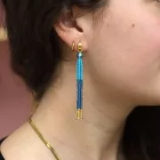 Clous d'oreilles triangles bombés 7x4.5 mm avec un trou - Doré à l'or fin x2