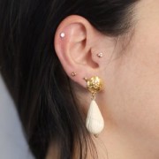 Perle poire torsadée en résine opaque 26x14 mm - Celadon x1