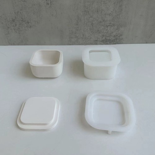 Moule silicone pour réaliser une boîte de rangement carrée 5x5 cm x1