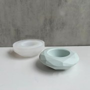 Moule silicone pour réaliser un bougeoir forme diamant 4x9.5 cm x1|raw }}