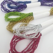 Fil métallisé Petite Facets Kreinik pour la broderie 0.9mm Bleu saphir (051) x3m
