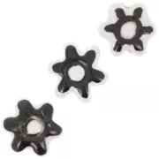 Perle fleur en céramique 16 mm - Noir - Blanc x1