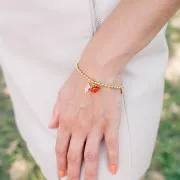 Breloque bouche 11x13 mm avec résine époxy - Doré à l'or fin - Rouge x1