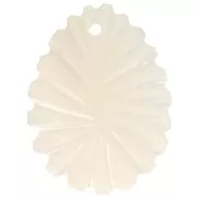 Pendentifs feuilles incurvées 30x22 mm en Nacre - Naturel x2