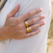 Bague dôme avec oxydes de zirconium 10 mm - T57 Acier inoxydable 304L Doré x1