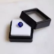 Iolite taille Princesse 6.4x6.2 mm - 1.02 cts